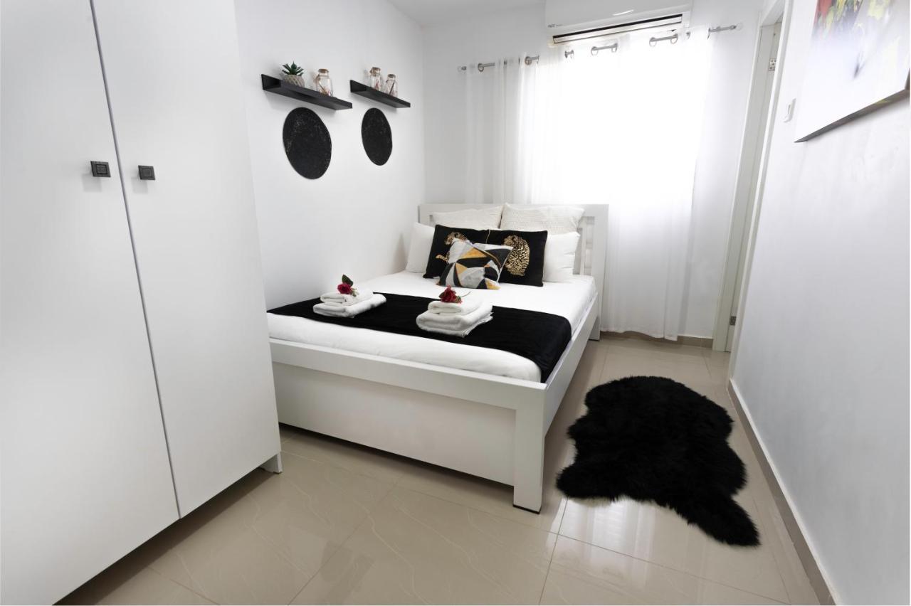 Апартаменти Yalarent Seaview 3Br Apt - Families Only Ейлат Екстер'єр фото