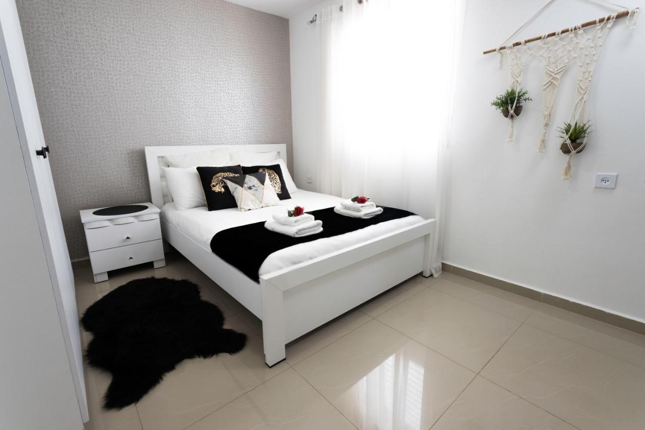 Апартаменти Yalarent Seaview 3Br Apt - Families Only Ейлат Екстер'єр фото